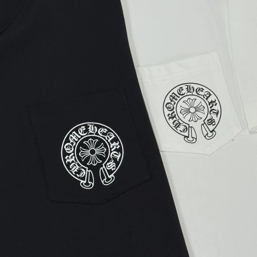 P170 Chrome Hearts Chrome Hearts 25 high version. The fabric is made of 300 grams of high-density pure cotton. It does not deform or shrink. It has three labels. It is the same style for men and women. Technology: suede foam printing. Color: white, black. SIZE: S-XL.